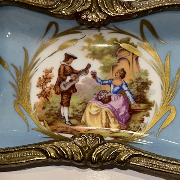 Porcelain De France Hand Trinket Dish w/Handle. - Picture 3 of 6
